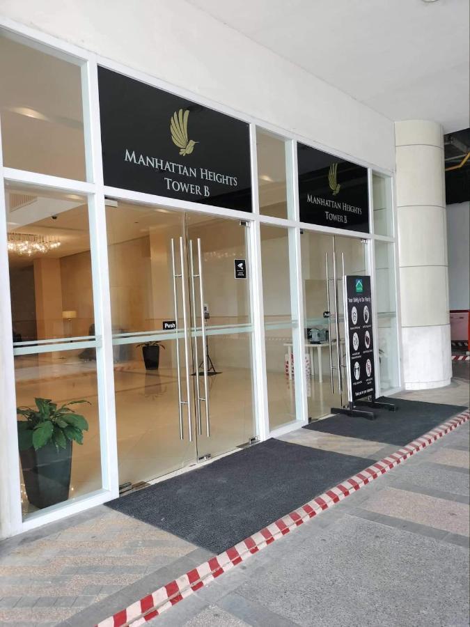 Cubao ManhattanHeights Unit 7EF Tower B, 1BR Manila Exterior foto