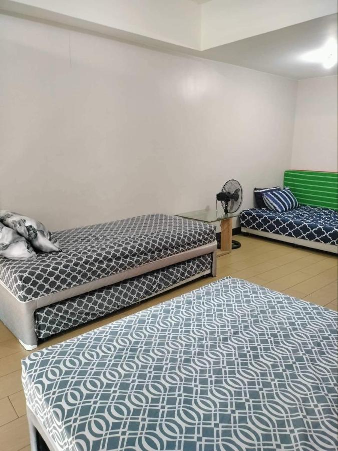 Cubao ManhattanHeights Unit 7EF Tower B, 1BR Manila Exterior foto