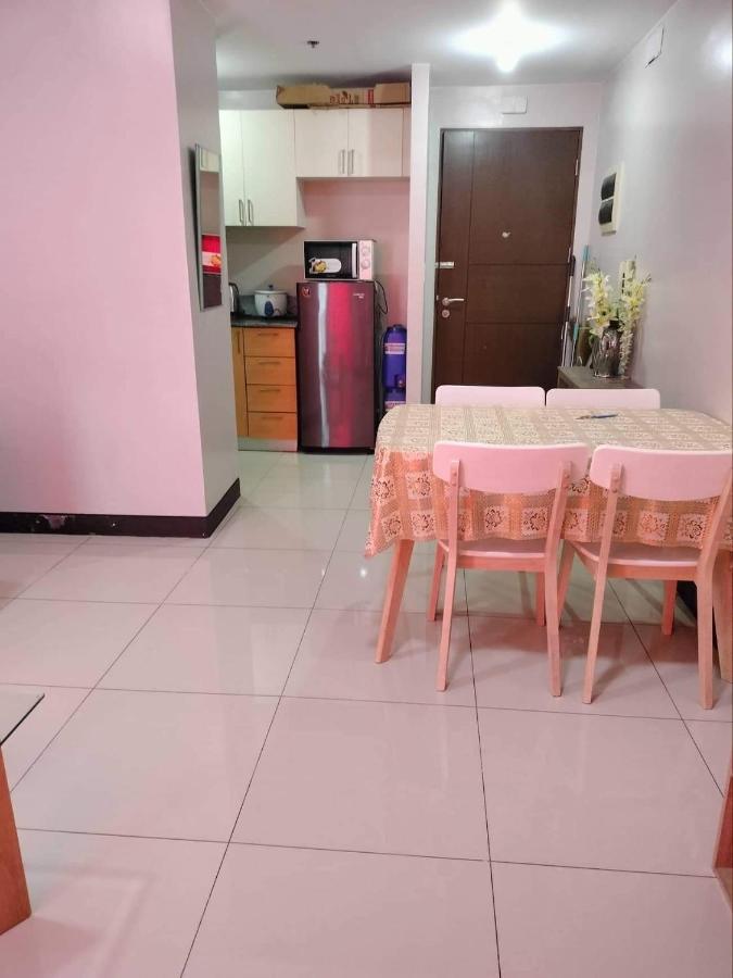 Cubao ManhattanHeights Unit 7EF Tower B, 1BR Manila Exterior foto