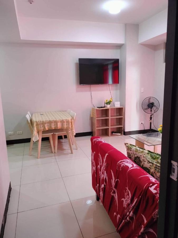Cubao ManhattanHeights Unit 7EF Tower B, 1BR Manila Exterior foto