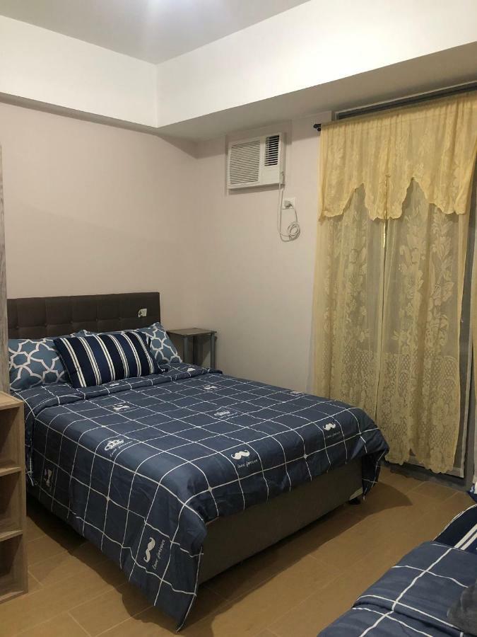 Cubao ManhattanHeights Unit 7EF Tower B, 1BR Manila Exterior foto