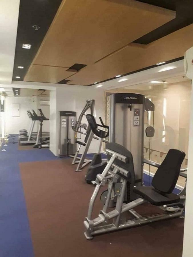 Cubao ManhattanHeights Unit 7EF Tower B, 1BR Manila Exterior foto