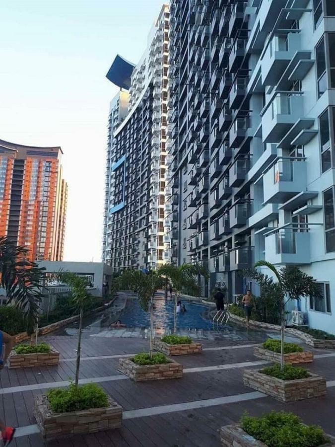 Cubao ManhattanHeights Unit 7EF Tower B, 1BR Manila Exterior foto