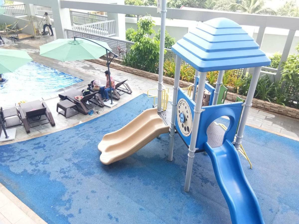 Cubao ManhattanHeights Unit 7EF Tower B, 1BR Manila Exterior foto
